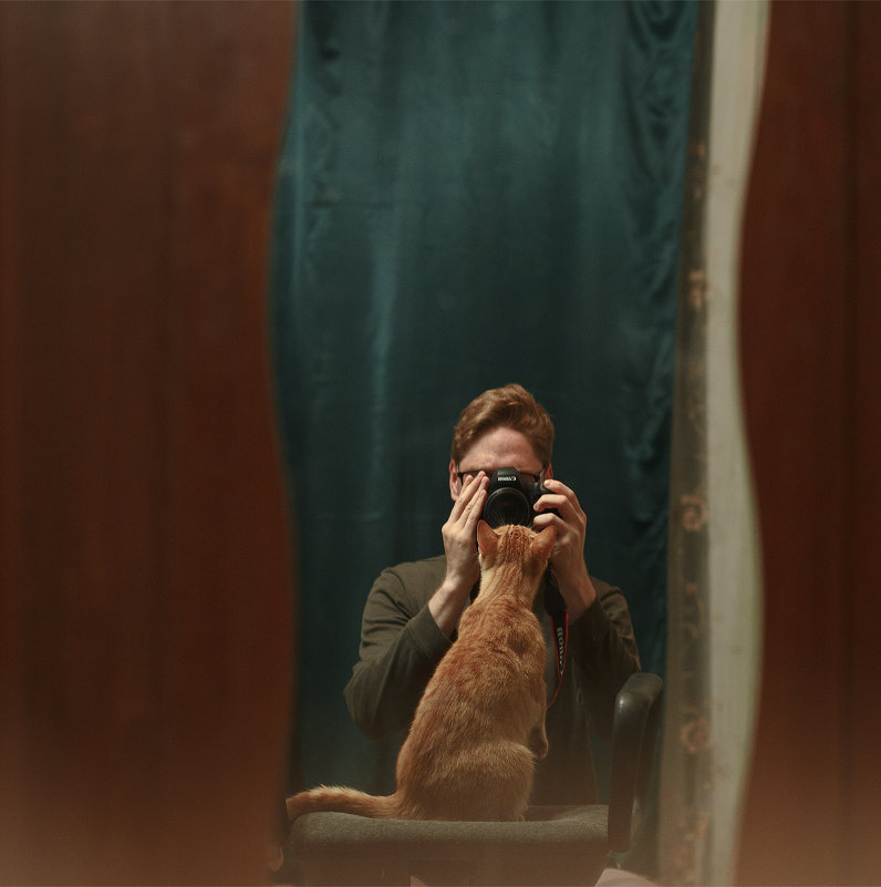 Автопортрет с котом - Евгений 
