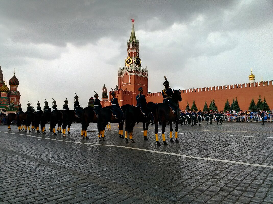 У стен Кремля - Vladimir 