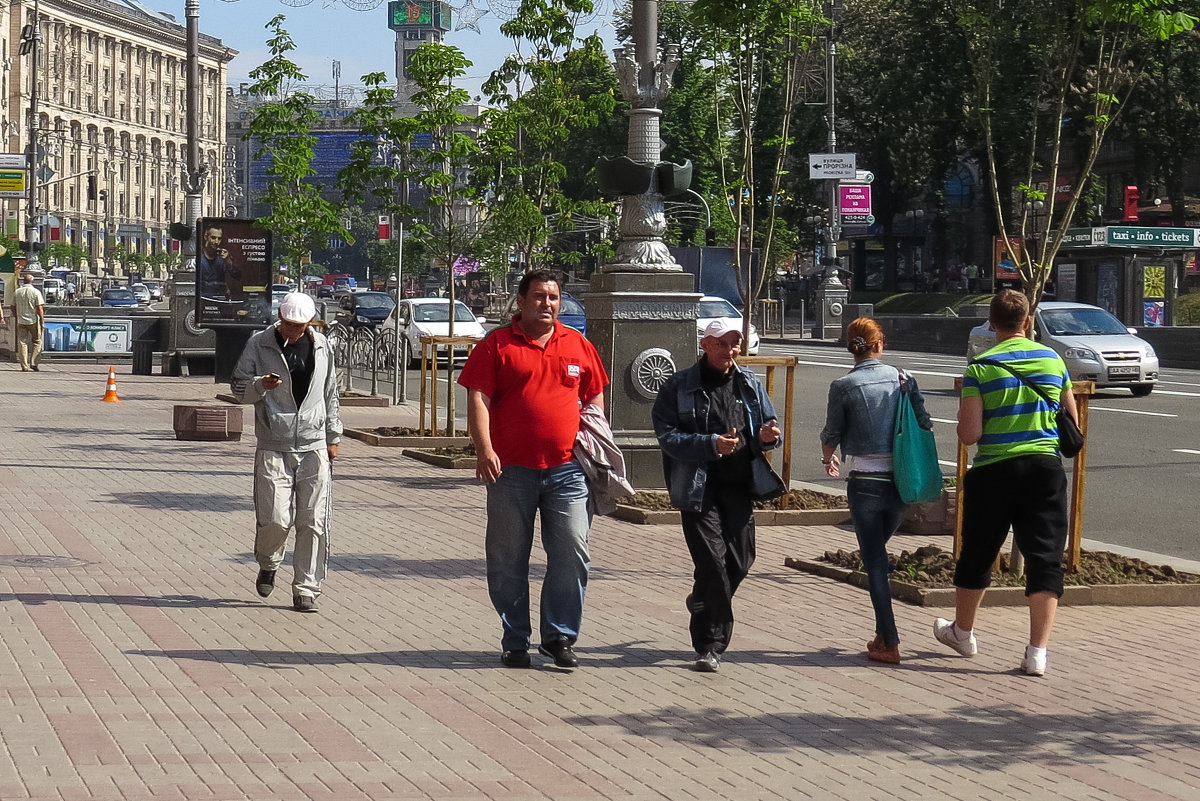 А я иду, шагаю по Киеву... - Эдуард Робатень