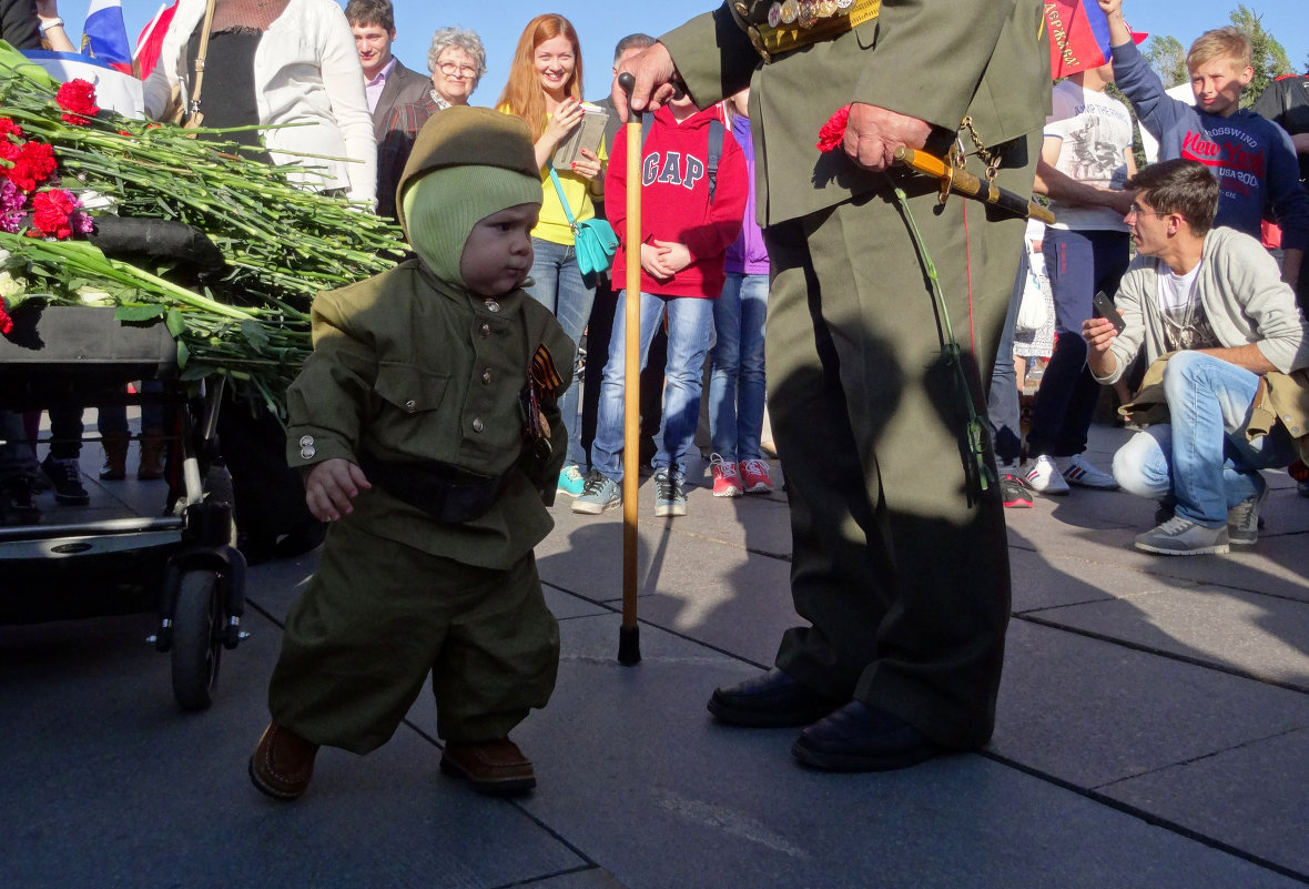 9 мая 2014 г. Бессмертный полк. Поколение. * - Юрий Журавлев