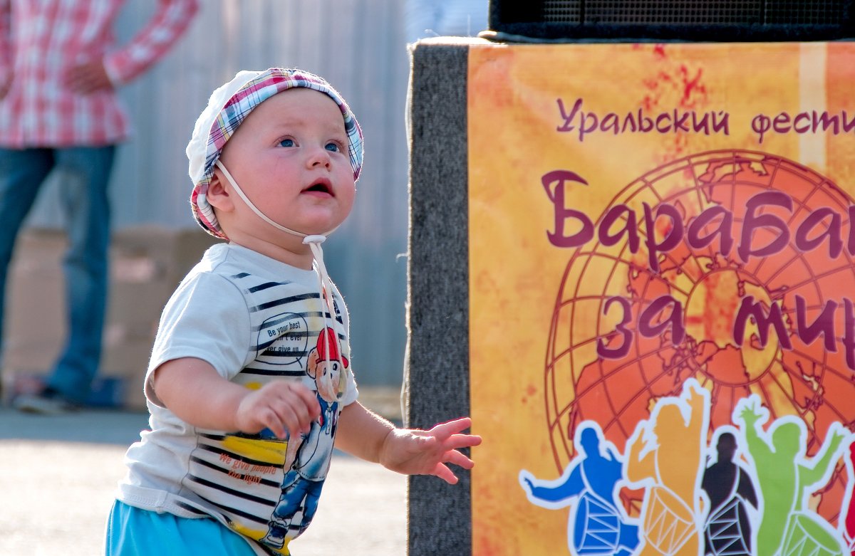 Самый молодой участник фестиваля - Макс Бушуев