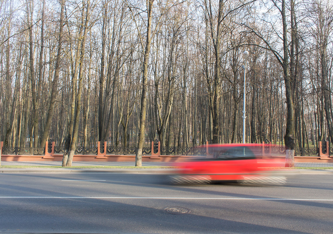 Red car - Alena Lavor