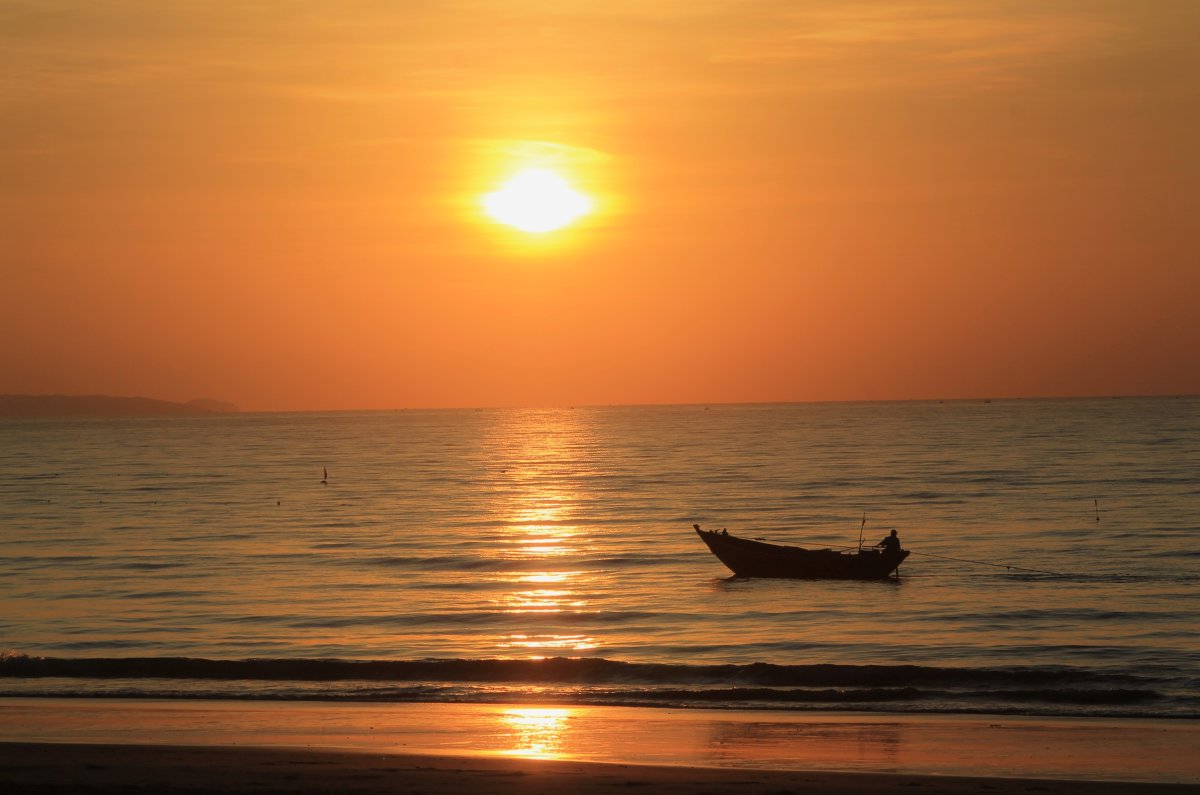 Вьетнамские рыбаки на утренней зорьке - Юрий Поздняк