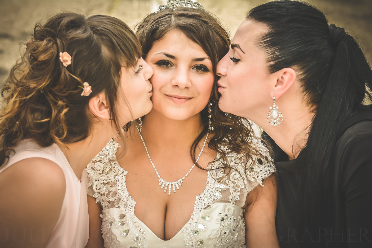 Невеста с подружками - Юлия Другова