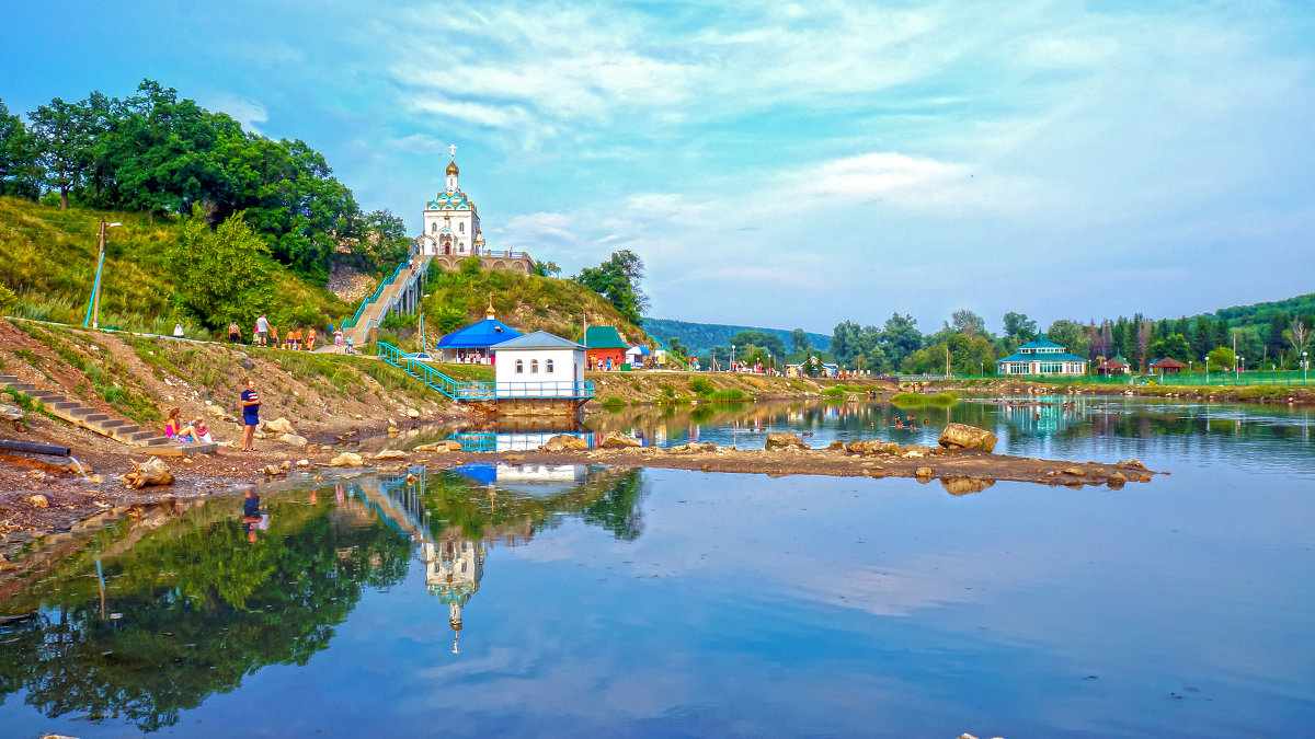 Необычная река Усолка. Здесь соседствуют монастырь и курорт. - Elena Izotova