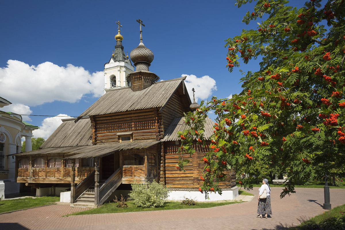 в храме - Владимир Иванов