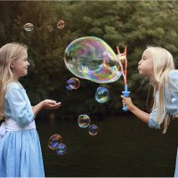 Детство, лето, пузыри :: Виктория Иванова