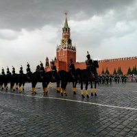 У стен Кремля :: Vladimir 