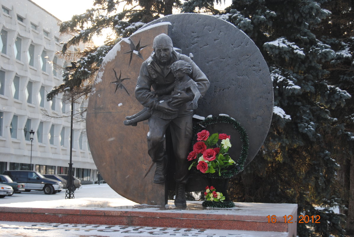 Симбирск, памятник бойцам освобождавшим школу в Беслане - Алексей К