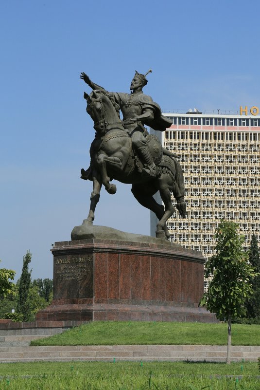 Статуя великого вождя Темирлана в центре Ташкента! - Sher Karim