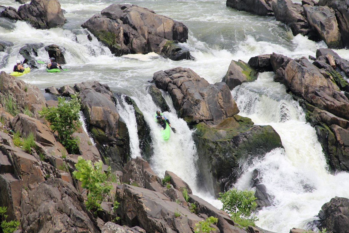 США. Большие водопады на реке Потомак (штат Вирджиния). - Виктория 