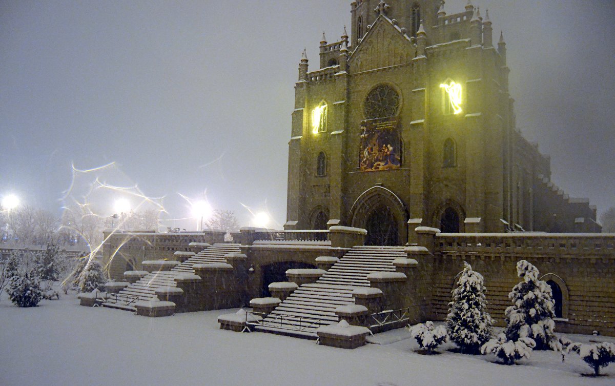 «Над католическим храмом снегопад» - Александр NIK-UZ