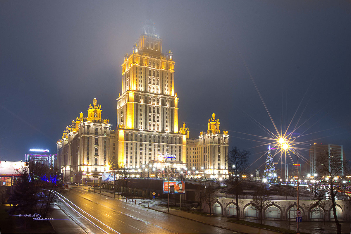 Гостиница Украина ночью