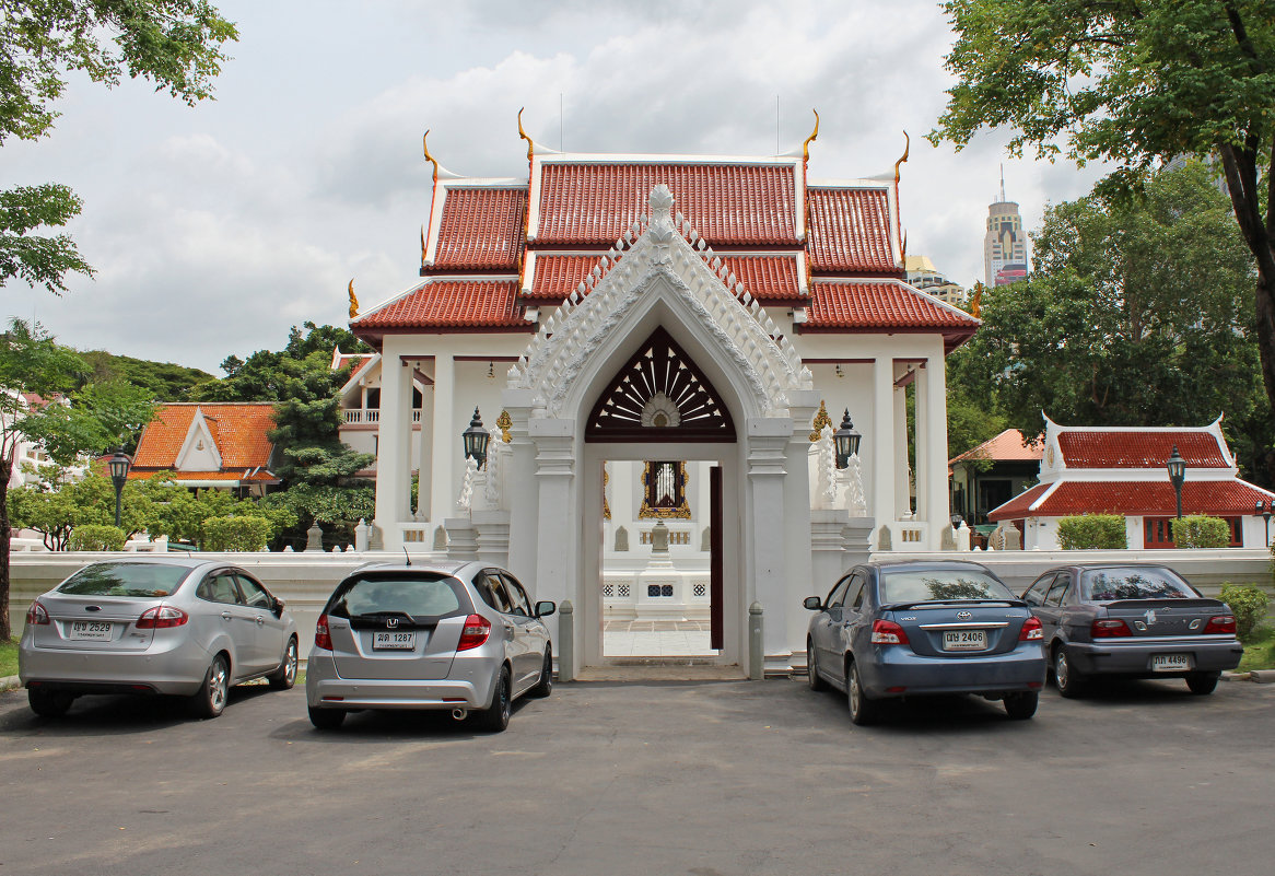 Таиланд. Бангкок. Вход в монастырь - Владимир Шибинский