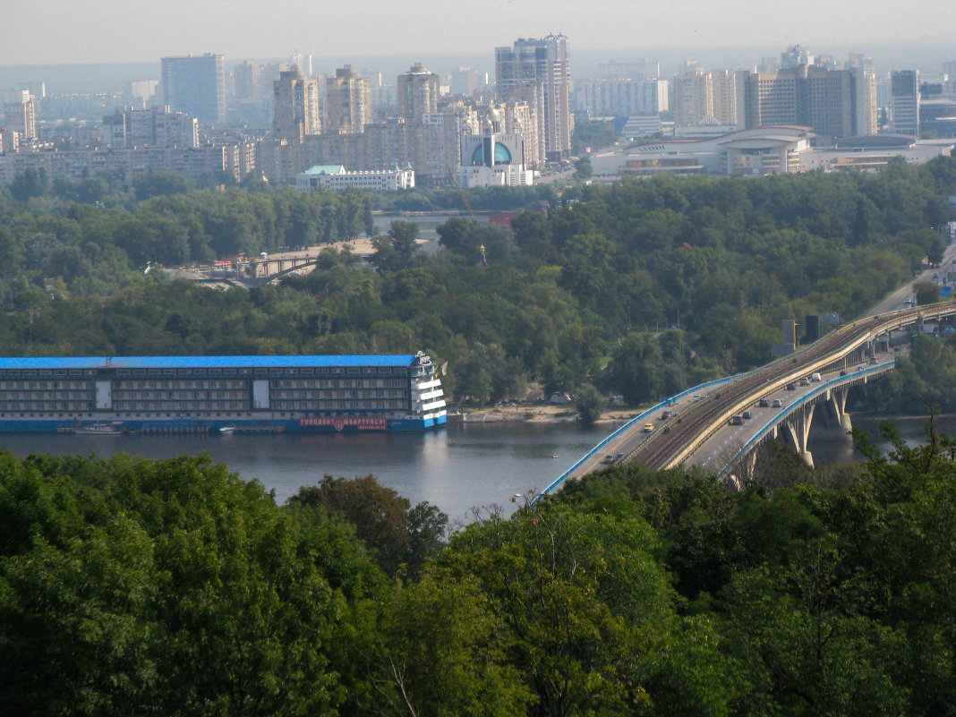 * - Валерій Логвиненко