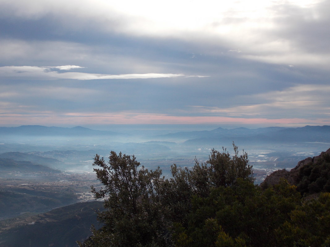 Montserrat - Yury Olenin