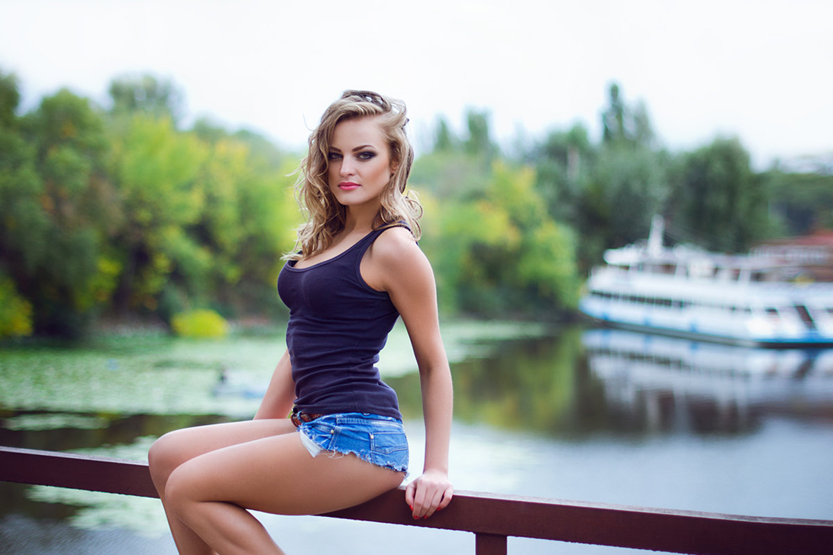 Girl in shorts... - Анастасия Бондаренко