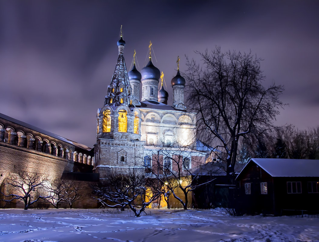 фото ночью красивые храмы зимой