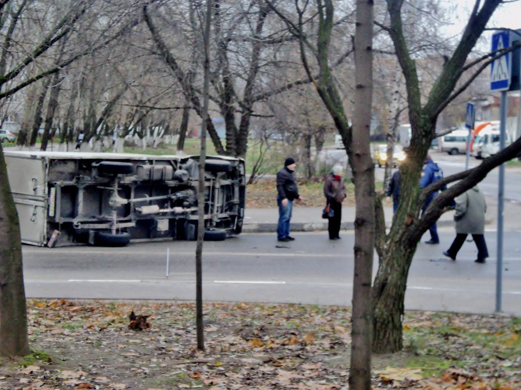 Беспокойный перекрёсток улица Московская дом № 13 город Люберцы - Ольга Кривых