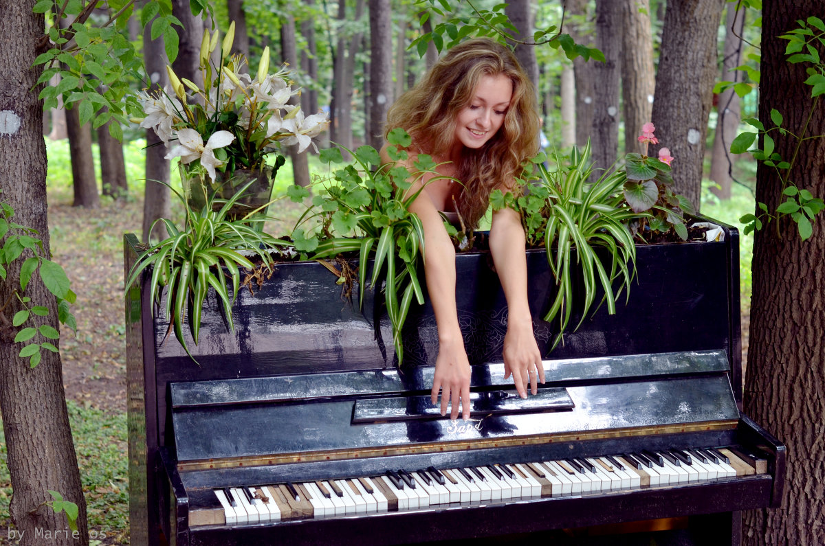 Evgeniya &amp; Piano Forest - Marie Os