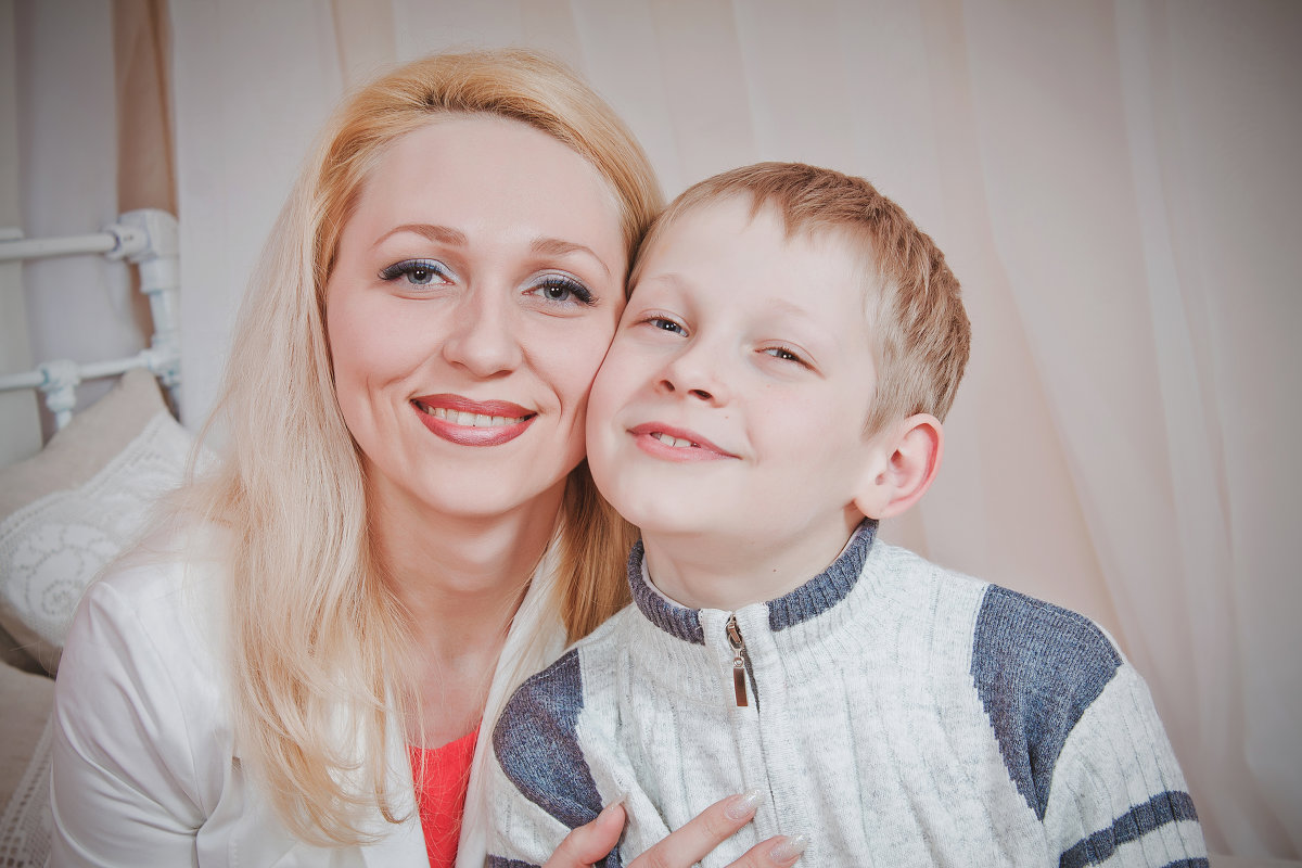 Мама с сыном - Svetlana Shumilova