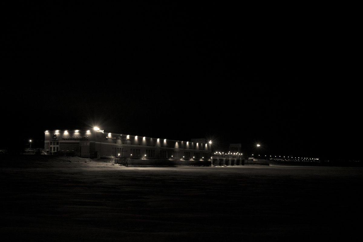 Новосибирская ГЭС (ночной вид) - Максим Антонцев