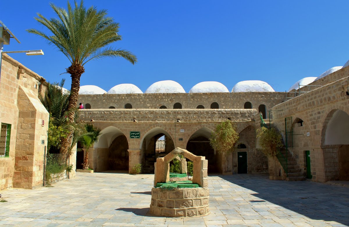 Мечеть  Наби  Муса  в Иудейской  пустыне... - Natalia 