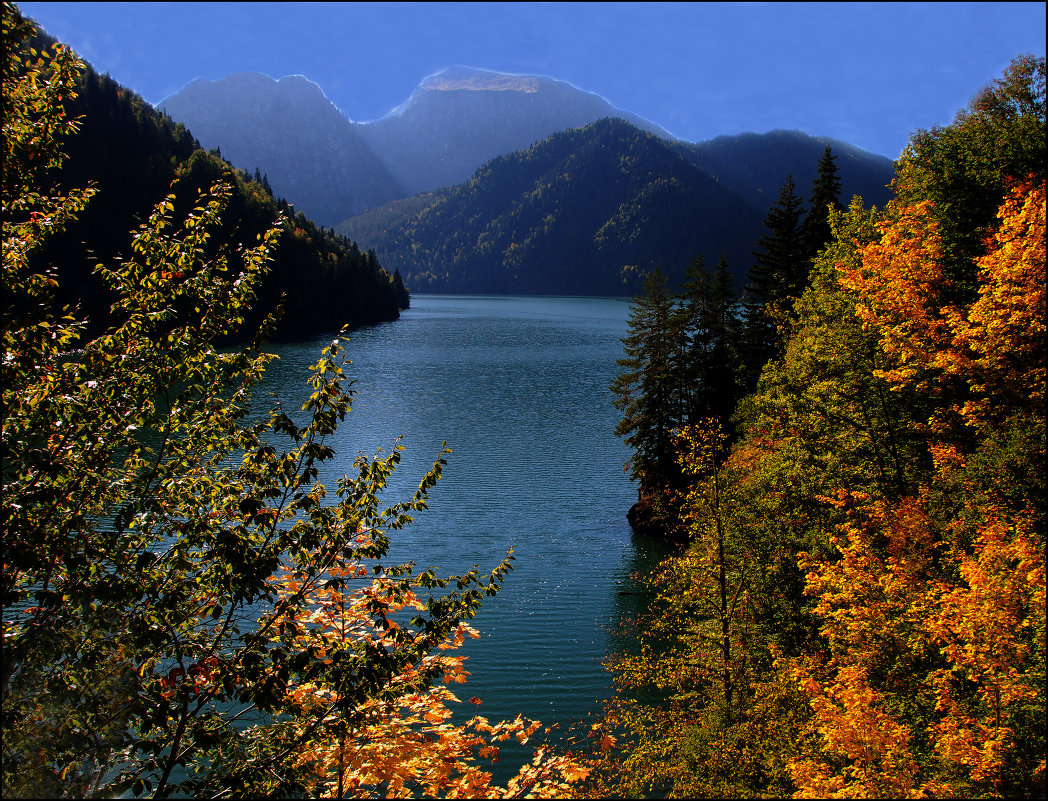 Озеро Рица осенью *** Lake Riza autumn - Александр Борисов