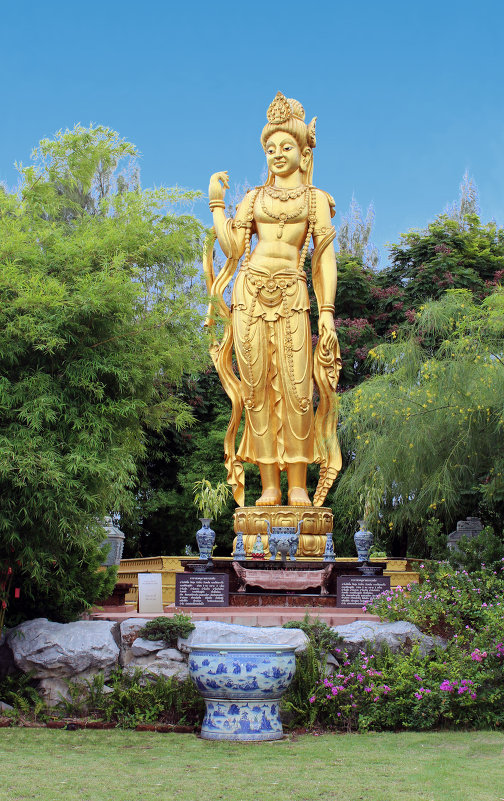 Таиланд. Национальный исторический парк. Статуя богини - Владимир Шибинский