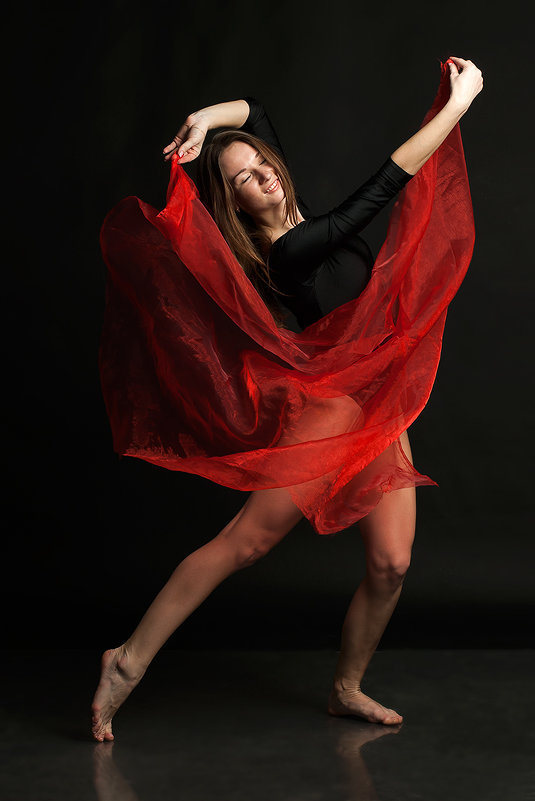 Танец - Лариса Захарова