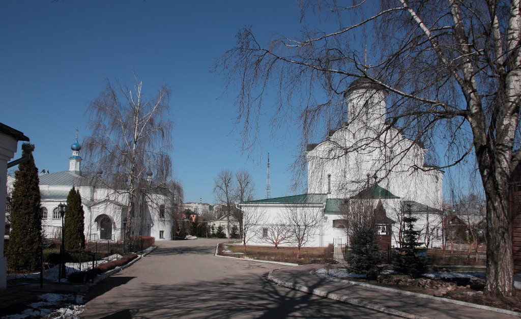 Женский монастырь - Михаил Антонов