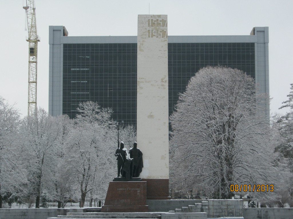 Сквер дружбы народов. - Наталья Савченко