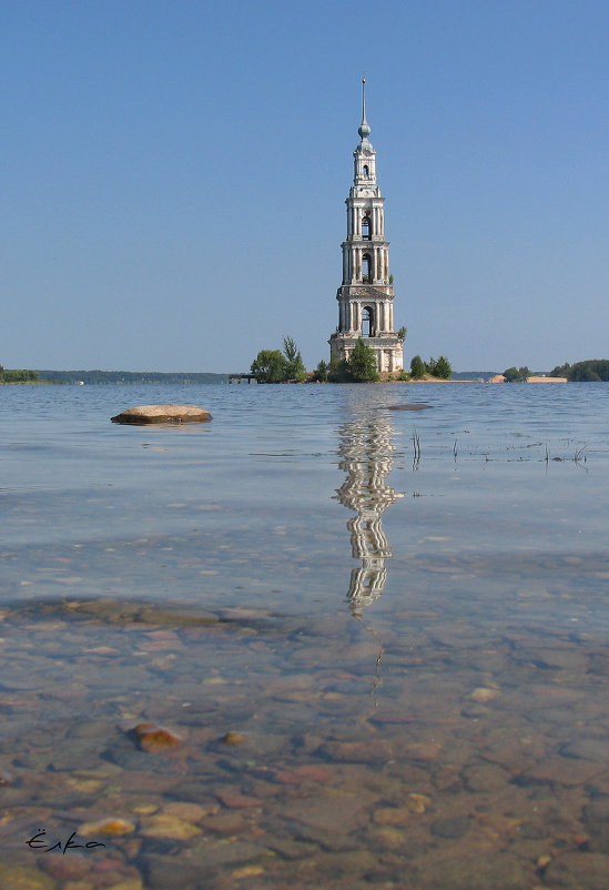 Знаменитая затопленная колокольня в Калязине - Эльмира Суворова