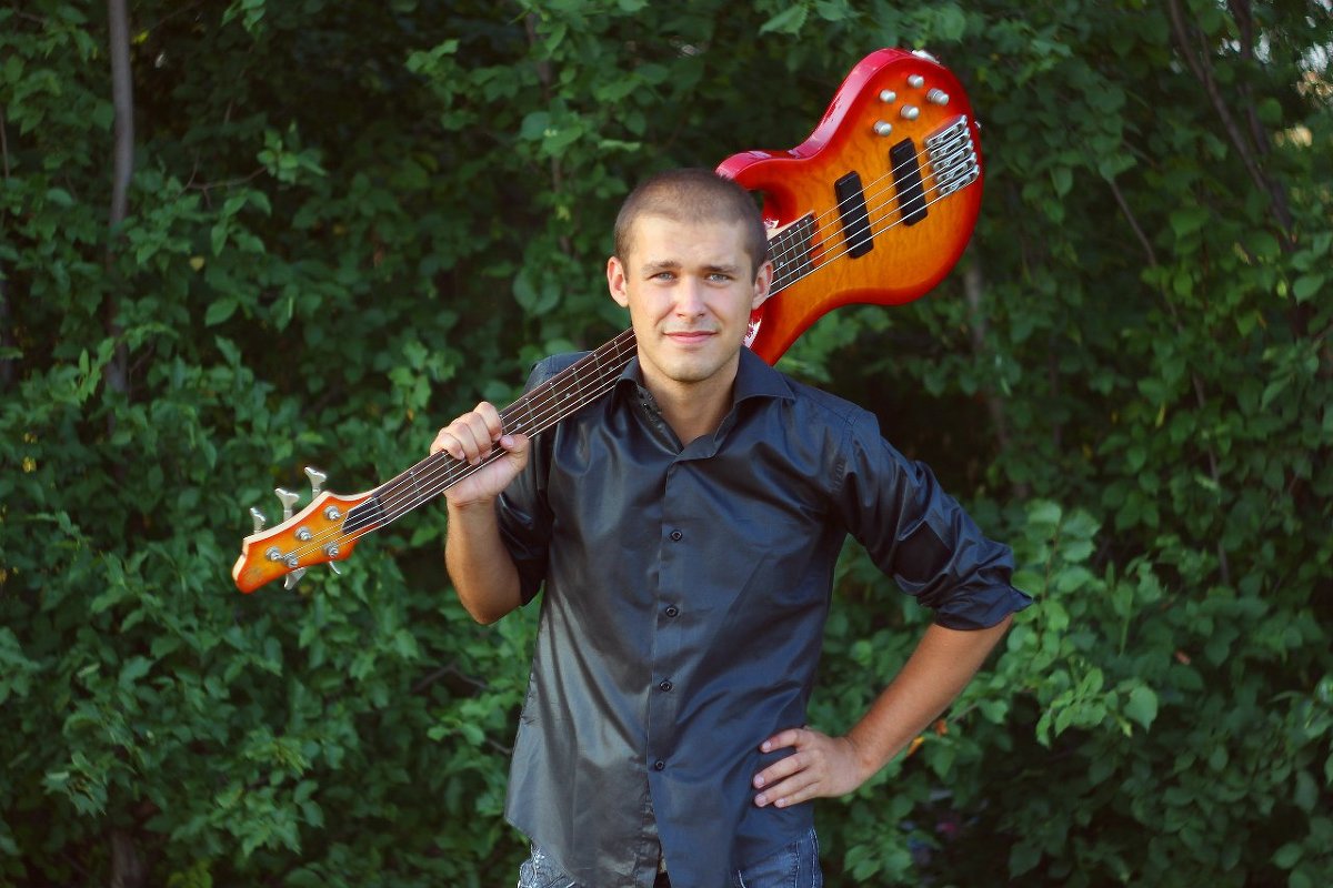 Басист - Dmitriy Palchikov