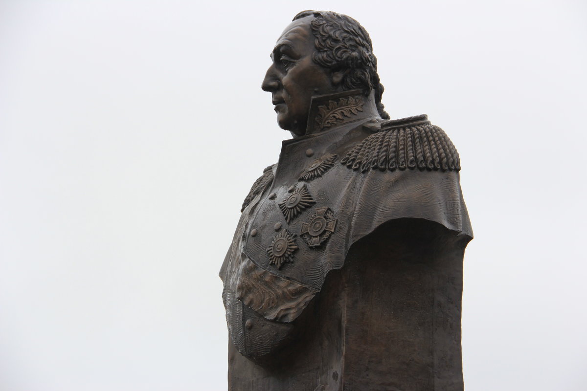 Памятник М. Кутузову. п.Прохоровка. - Александр ***