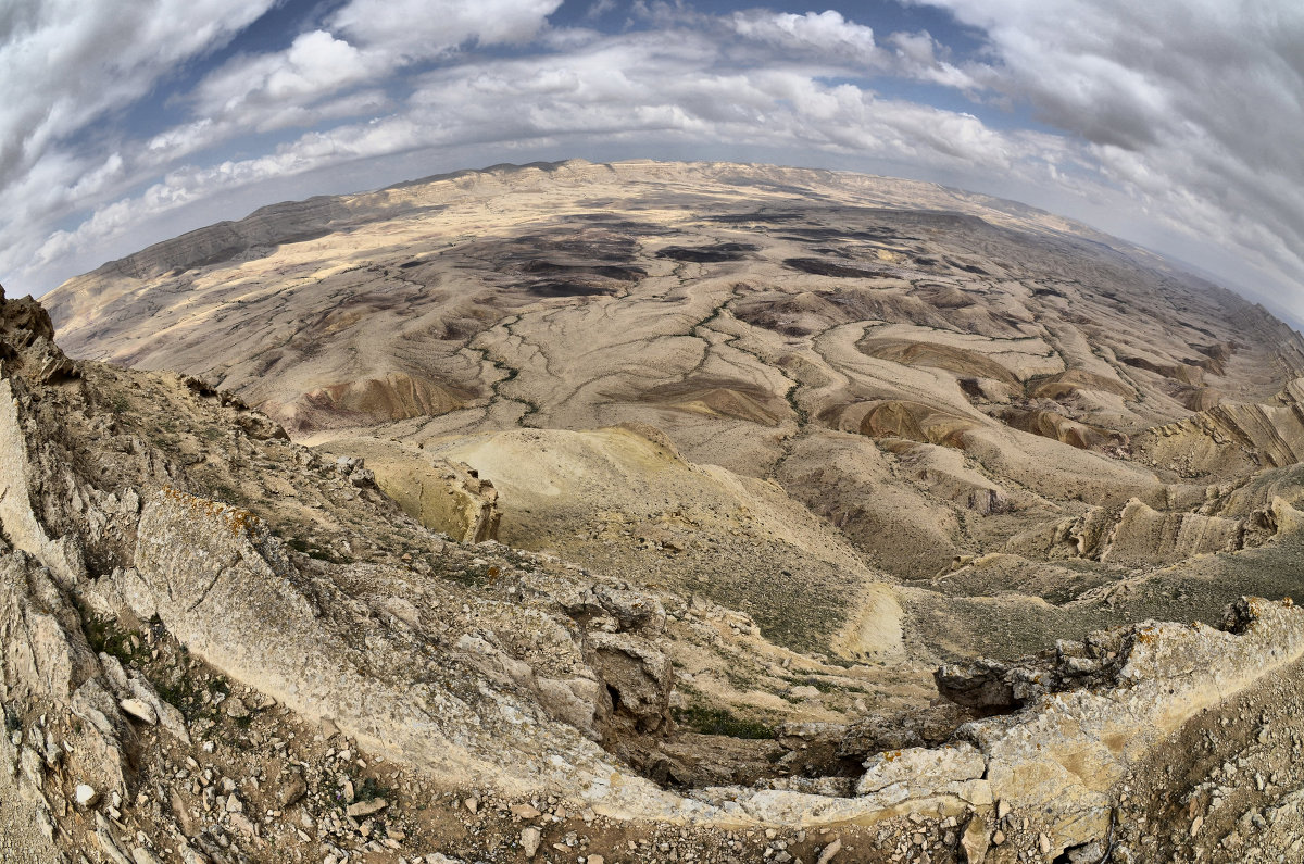 Большой кратер в пустыне Негев, Израиль. - Леонид Спектор