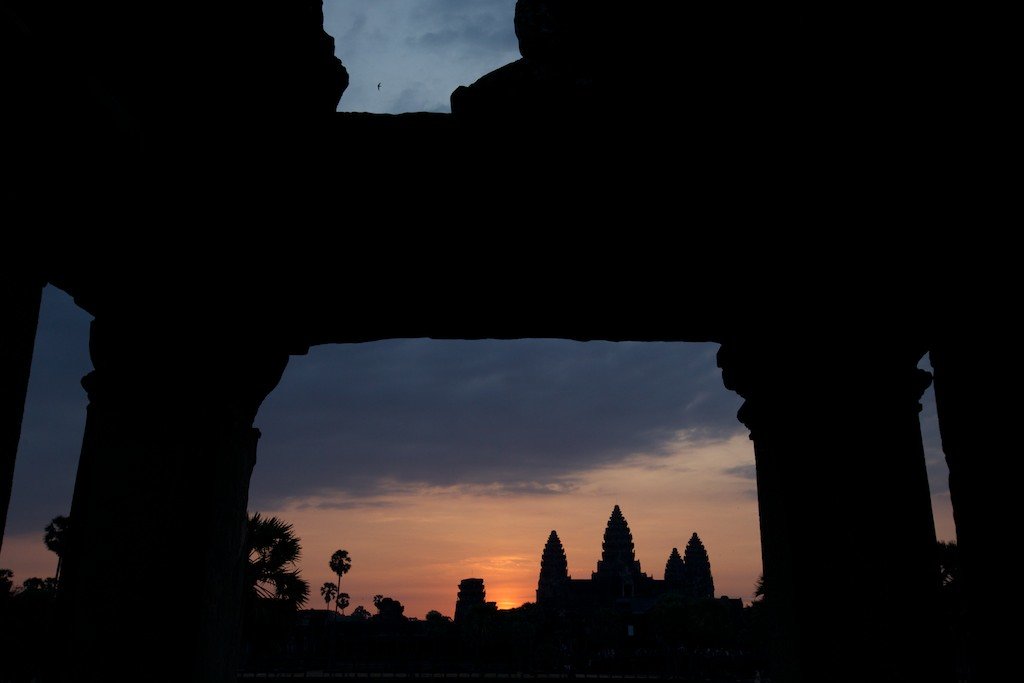 Рассвет в Ангкор-Вате - Дмитрий Борисов