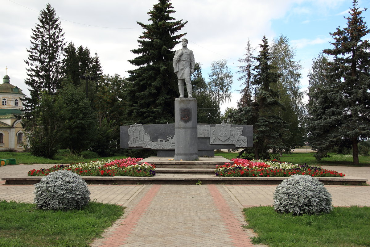 Памятник Дежневу в Великом Устюге. - Андрей Дурапов