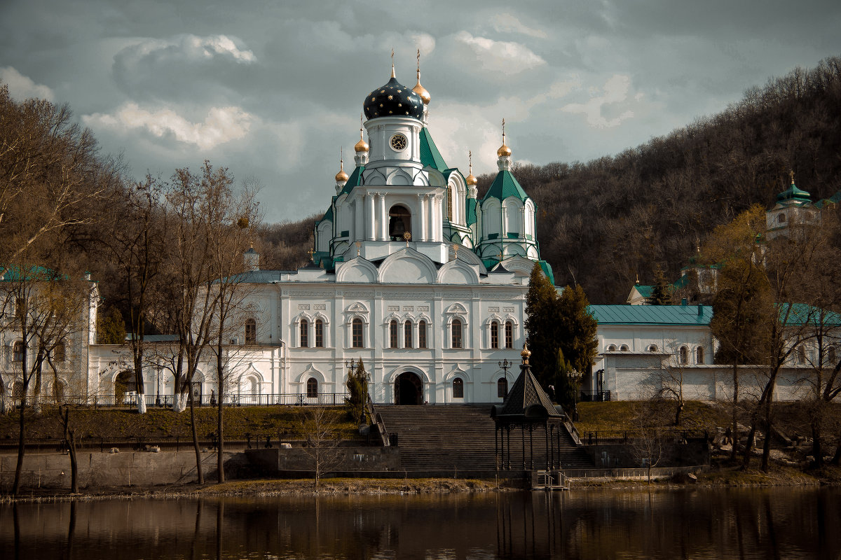 Лавра...Весна... - Костенко Валерий 