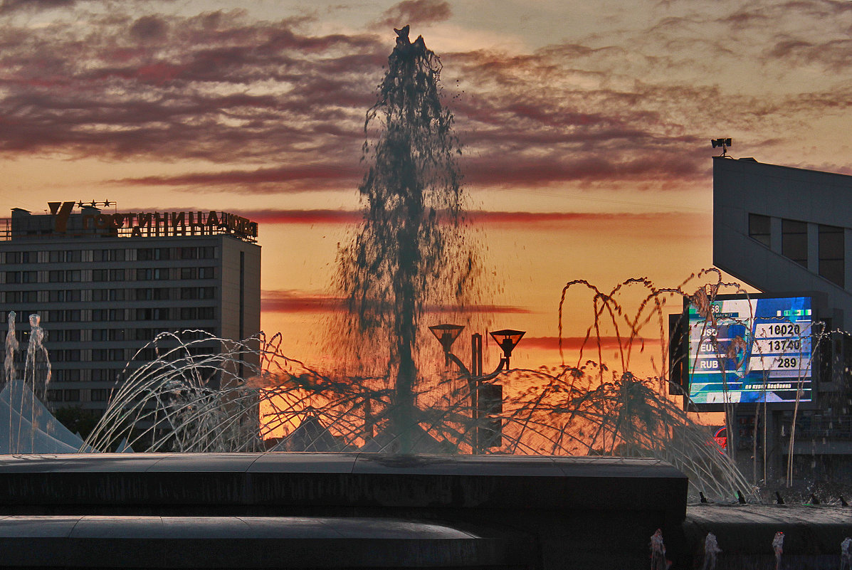 фонтан на закате - Светлана З