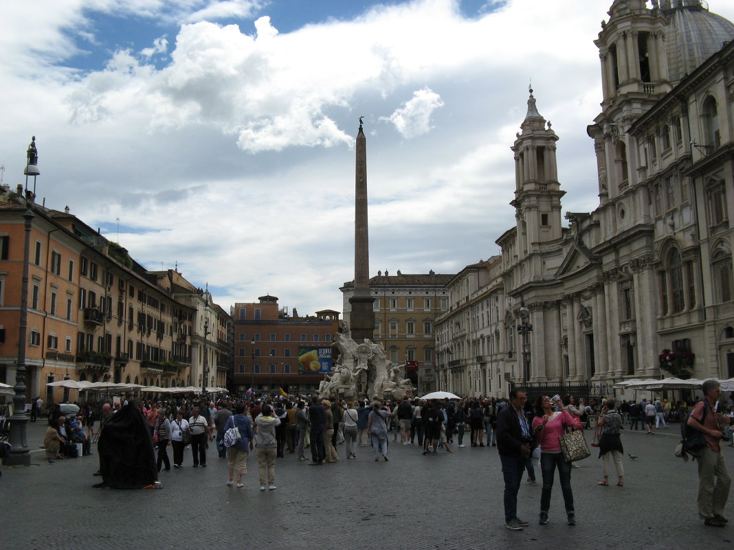 А небо  Рима строго смотрит на туристов - Серж Поветкин