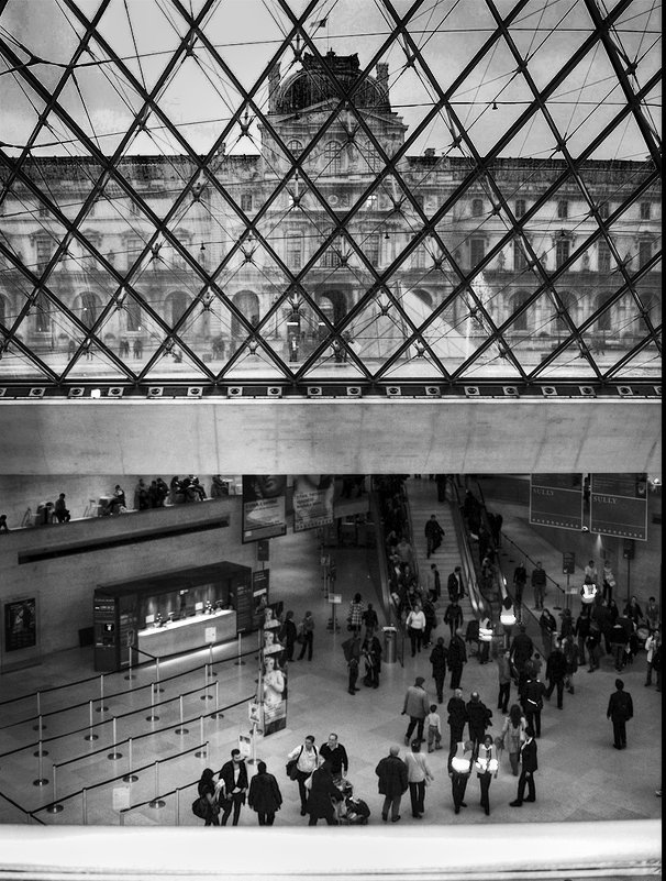 Louvre - Лара Leila