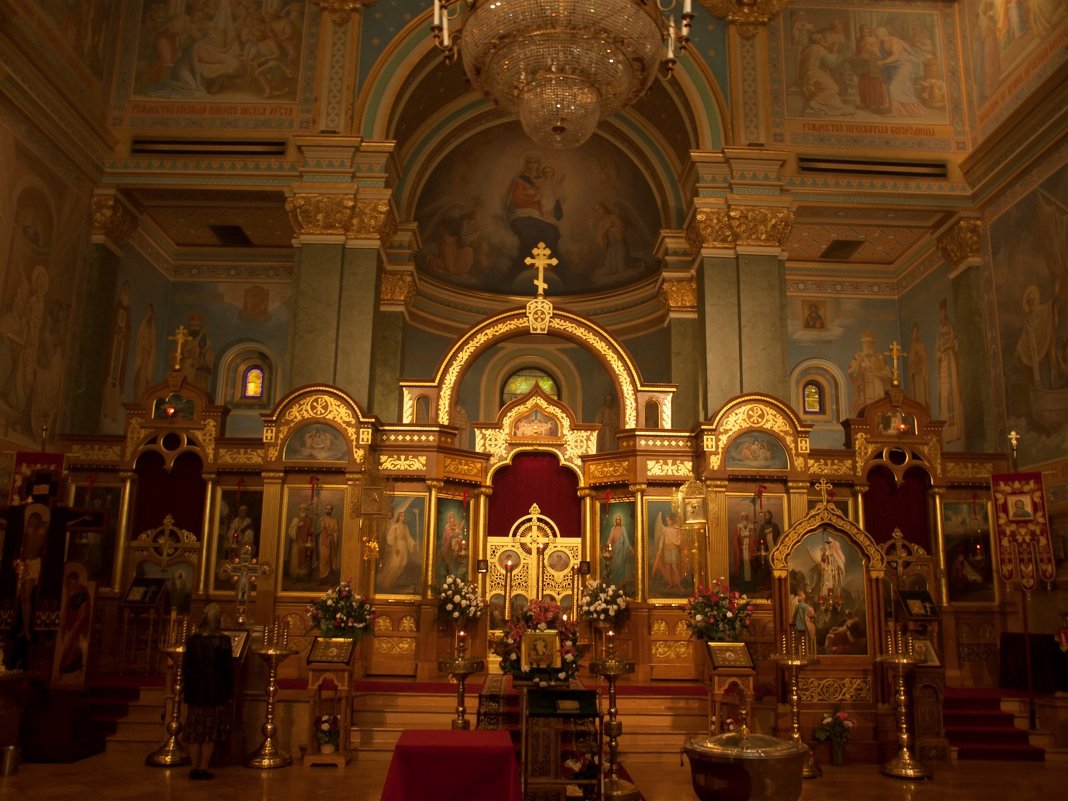 православный храм внутри