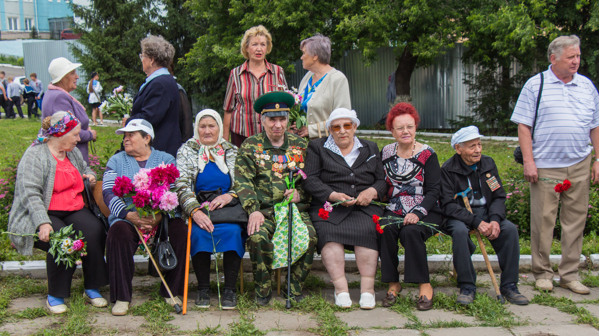 *** - Сергей Старовойт