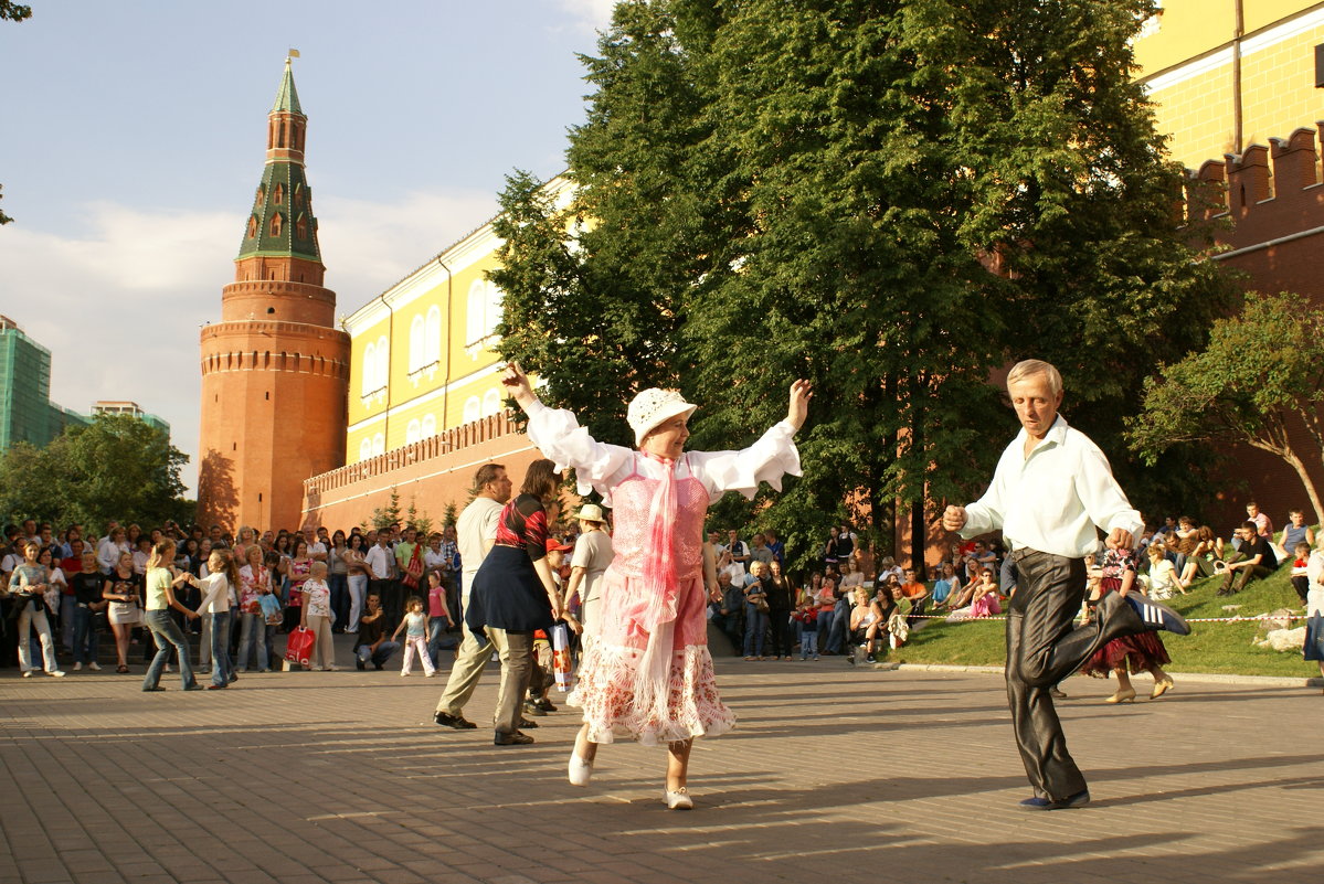 ... - Олег Пономаренко