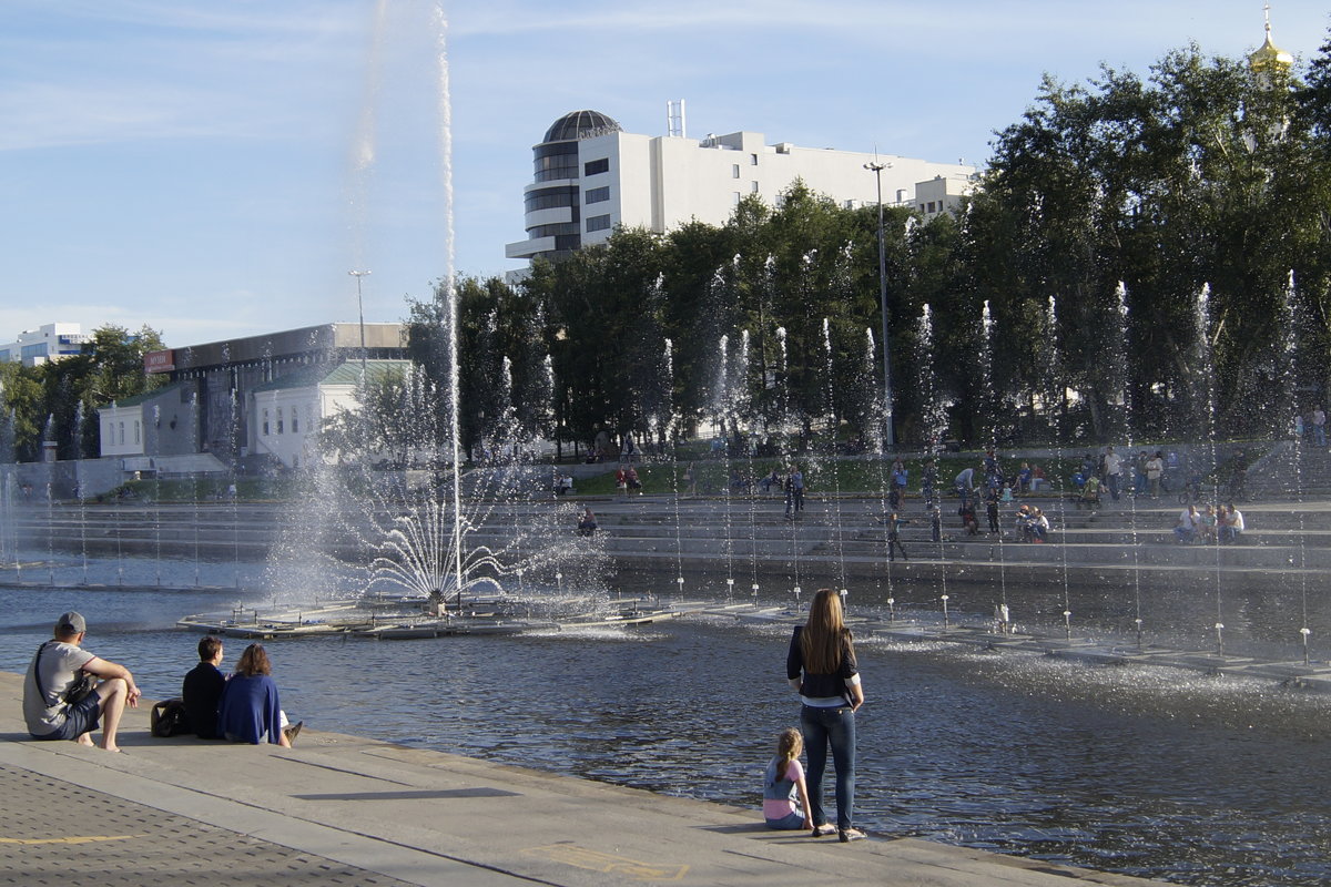 Поющий фонтан в Екатеринбурге - @льга Б@р@дина