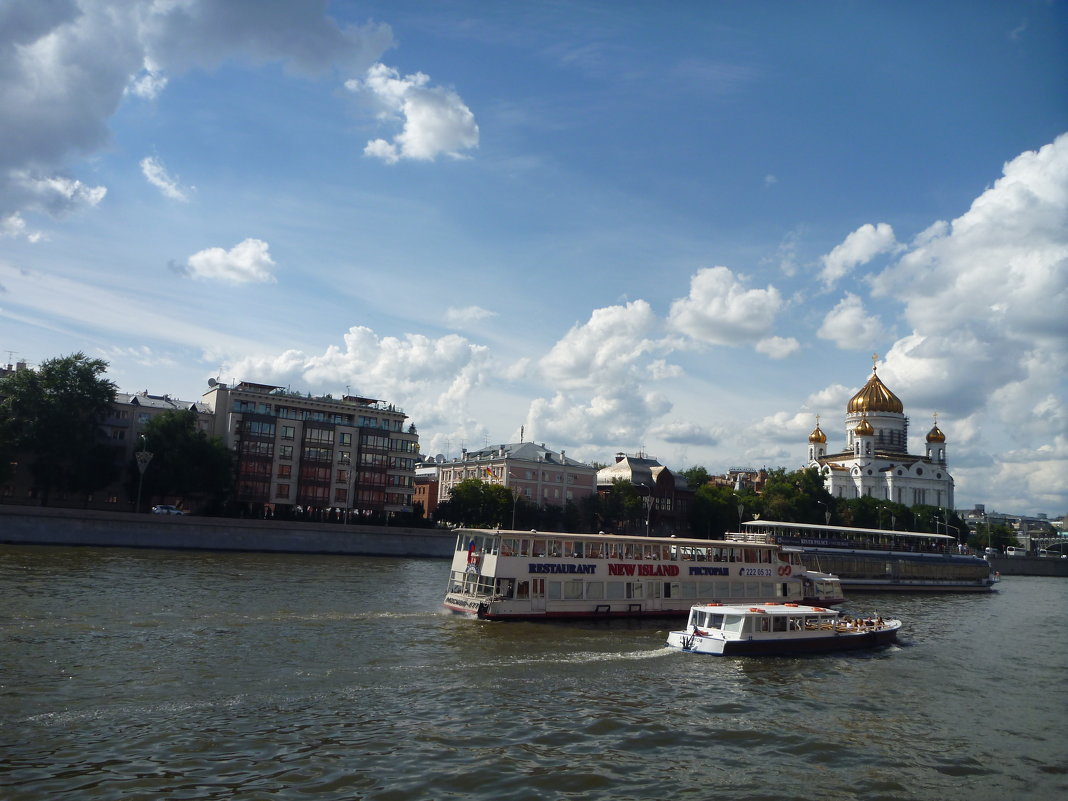 МОСКВА-РЕКА - Лариса Корженевская