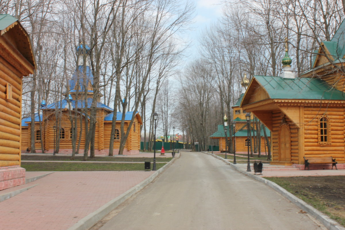 На  территории монастыря - Любовь (Or.Lyuba) Орлова