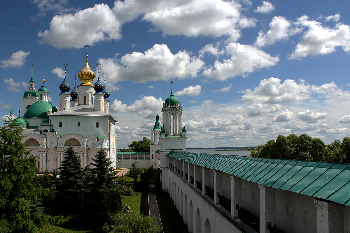 В МОНАСТЫРЕ. - Larisa 