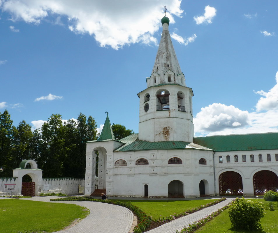 Соборная колокольня Суздальского кремля - Galina Leskova
